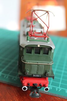 H0 PIKO BR 244 DR - 5