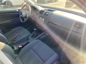 VW Golf V 1.6FSi 85kW - Náhradní díly - 5
