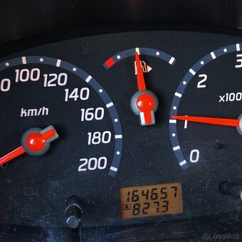 NISSAN MICRA 1,5d AUTOKLIMA, ALU, KEYLES, TAŽNÉ, PARKASIST - 5