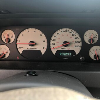 Jeep Grand Cherokee WJ 4.0i (140 kW) - 5