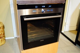 Siemens nerezová vestavná trouba HB78AA570 - 5