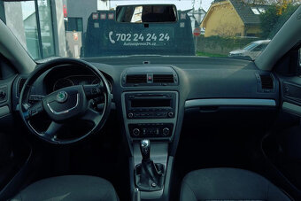 Vůz na náhradní díly Škoda Octavia 2 sedan 2011 CAY LHW LF8H - 5