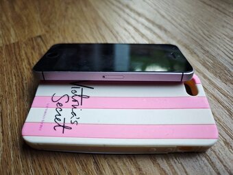 iPhone SE - 5