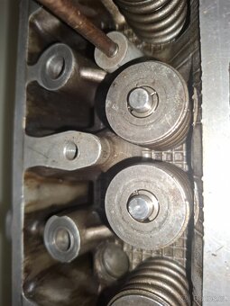 Upravená Hlava Motoru Škoda 136rapid 130LR 130RS 120S - 5