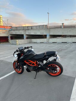 Ktm duke 125 black akrapovic (2021) - 5