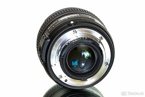 Nikon AF-S Nikkor 50mm f/1,8G + UV filtr TOP STAV - 5