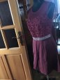 Šaty s růžičkami a korálkovým pasem 36-38 - 5
