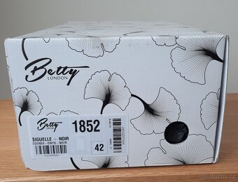 Černé kožené sandále Betty London, vel. 42 (odpovídá 41) - 5