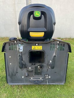 Sekací traktůrek John Deere X350R - 5