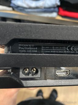 PS4 Pro 1TB - pouzivany , plne funkcni - 5