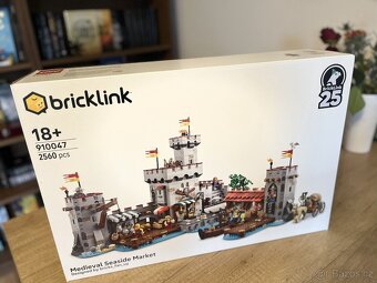 910047 LEGO Medieval Seaside Market - 5