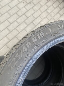 Pneu 225/40R18 - 5