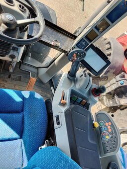 Prodám traktor NEW HOLLAND T8.330 - 5