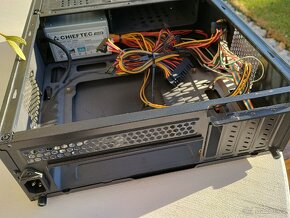HTPC skríň se zdrojem chieftec 450W - 5