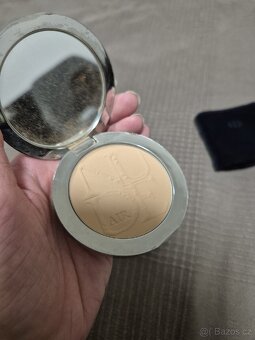 Dior skin nude air powder 030 make up - 5