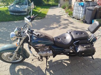Suzuki Marauder 125 - 5
