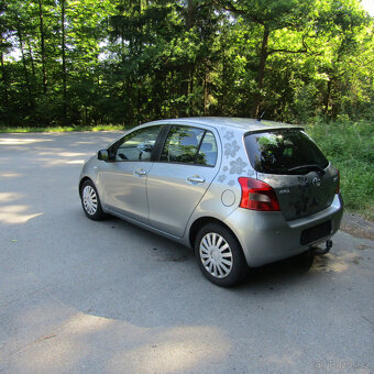 Toyota Yaris II 1,3VVT-i 64kw, AUTOMAT, Klimatizace - 5