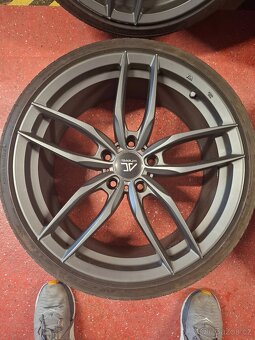 Kola z BMW Z4 - 5