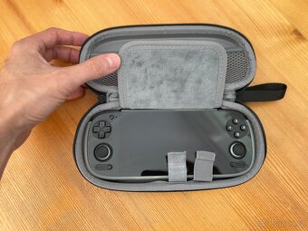 Retroid Pocket 5 příslušenství - 5