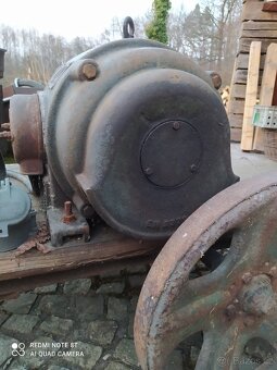 Stabilní historický elektromotor - 5