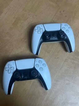 PS5 s mechanikou + 2x ovladač (DualSense) - 5
