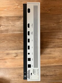 Xbox One S - 5