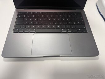 Zaruka MacBook Pro M2 512 GB - 5