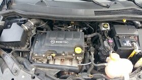 OPEL Corsa 1,2 16V benzín - modelová řada "D" - 5