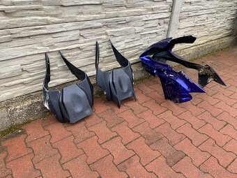 YAMAHA R1 - 5
