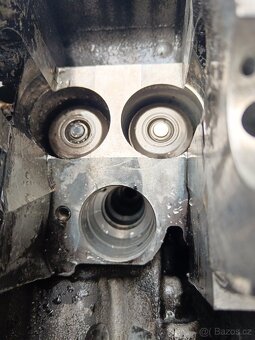 Hlava vw T5 2.5 tdi BNZ BPC - 5