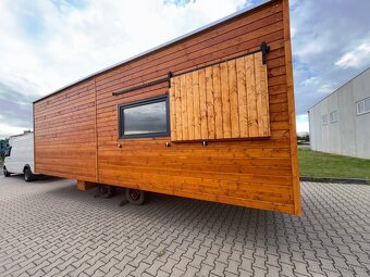 Zakázková maringotka 8×3 m – připravená k bydlení či rekreac - 5