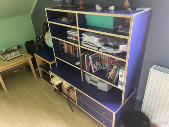 Knihovna plus stolek - 5