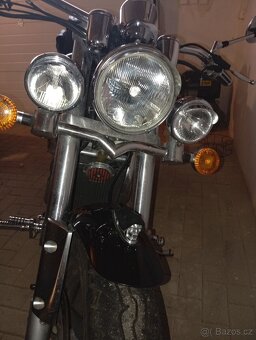 Suzuki VZ 800 Marauder - 5