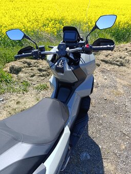 Honda ADV 350 - 5