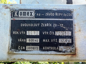 Dvoukolový výsuvný žebřík ZD-12 - 5