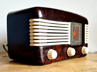 Staré rádio Tesla Talisman 306U - 5