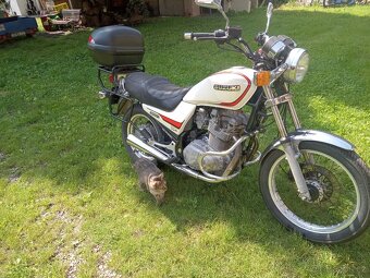 Suzuki gr 650 klasika na drátech s TP - 5