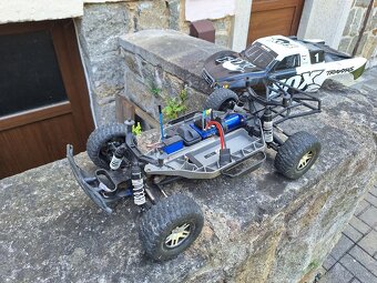 Traxxas Slash 4x4 - 5