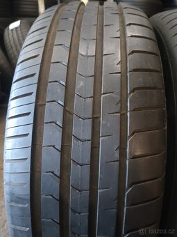 2xletní pneu 235/50/19.Vredestein. - 5