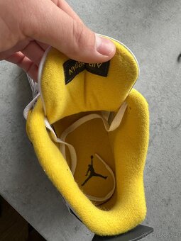 Jordan 4 retro vivid sulfur - 5