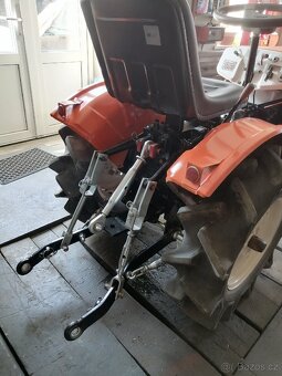 Prodám KUBOTA B 6000 - nový motor. - 5