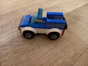 Lego City 60241 Policejní oddělení se psem - 5