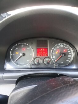 Prodám nebo vyměním VW Touran 1.9 TDI 74kw - 5