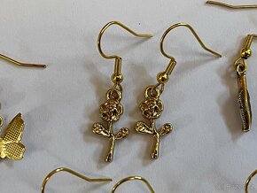 Naušnice ve zlaté barvě - 5