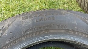 205 60 16 Bridgestone blizzak  LM 005 - 5