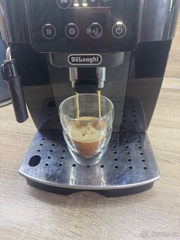 Dotykový kávovar delonghi magnifica start - 5