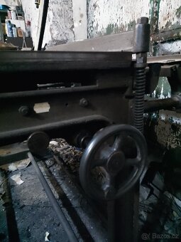 Tabulové litinové nůžky - 5