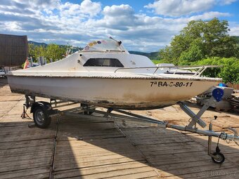 Kajutova lod 5x2m, plachta, motor 70hp, vlek - 5