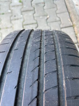 Pneu GOODYEAR 245/45R18 - 5