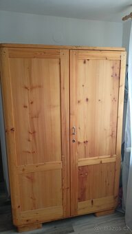 2x masivní šatní skříň - 5